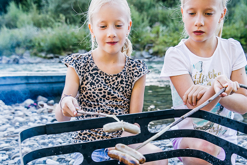 子供の成長を見守ります